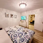 Modernes Wohlfuehl-apartment Mit Stil * ミュルハイム・アン・デア・ルール